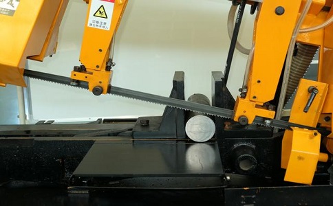 蕲春数控带锯床自动送料精度会出现偏差吗？